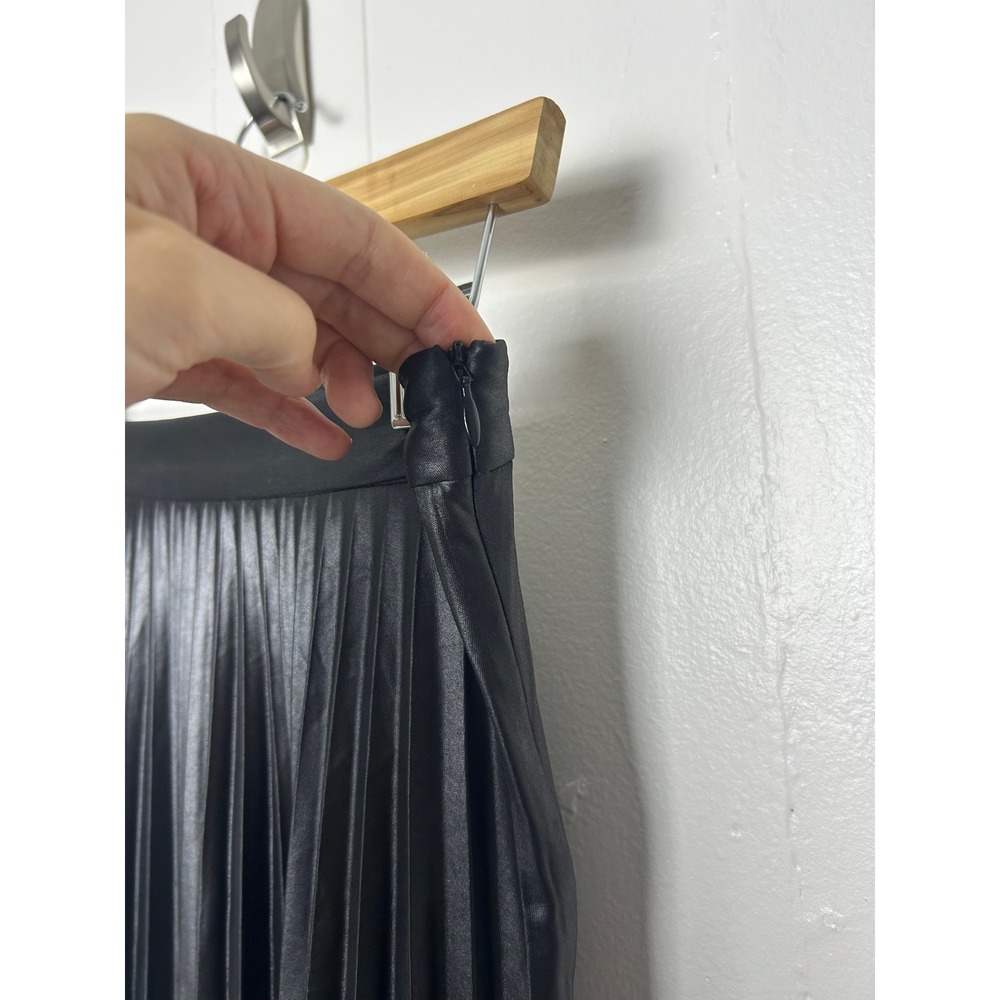 NEW Bardot Rada Pleat Skirt Black Faux Leather Midi Size 6 Retro‎ edgy statement - Picture 6 of 8